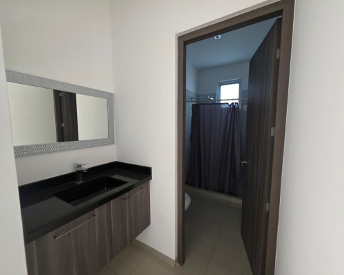 Queretaro, Querétaro, 5 Habitaciones Habitaciones, ,5 BathroomsBathrooms,Casa,En Renta,1543
