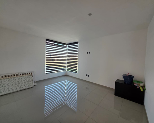 Queretaro, Querétaro, 5 Habitaciones Habitaciones, ,5 BathroomsBathrooms,Casa,En Renta,1543
