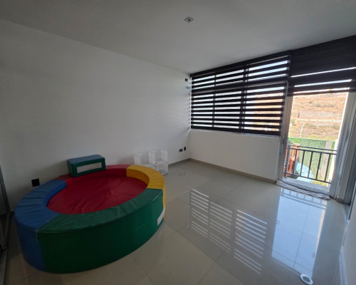 Queretaro, Querétaro, 5 Habitaciones Habitaciones, ,5 BathroomsBathrooms,Casa,En Renta,1543